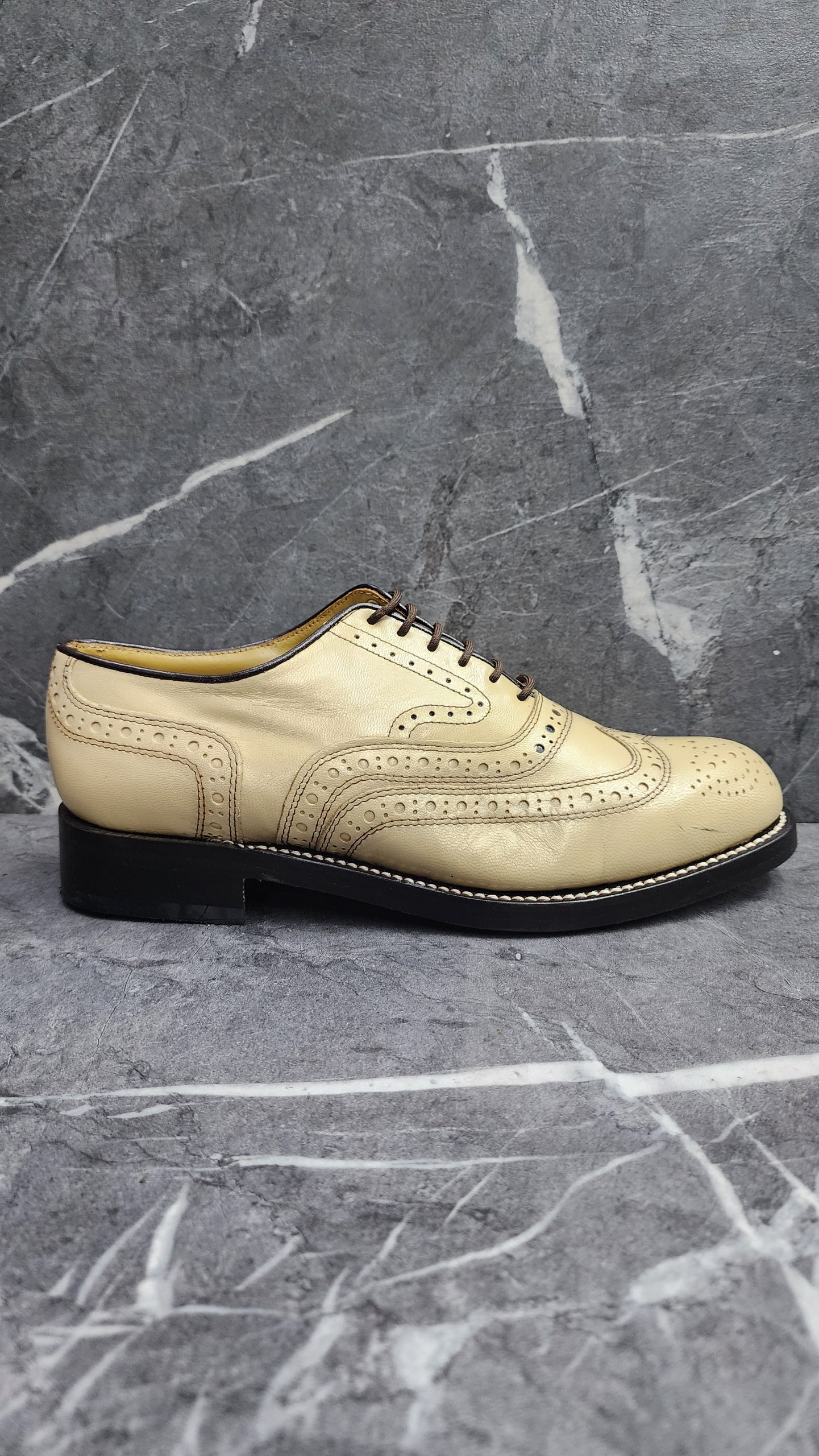 4509500007.jpg Crockett & Jones Buffcalf Ivory Cream - Image 1