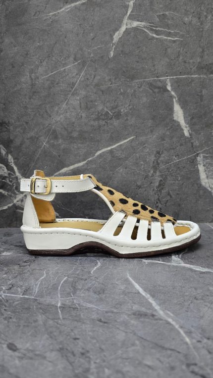 Soft Saddle White / Hair on