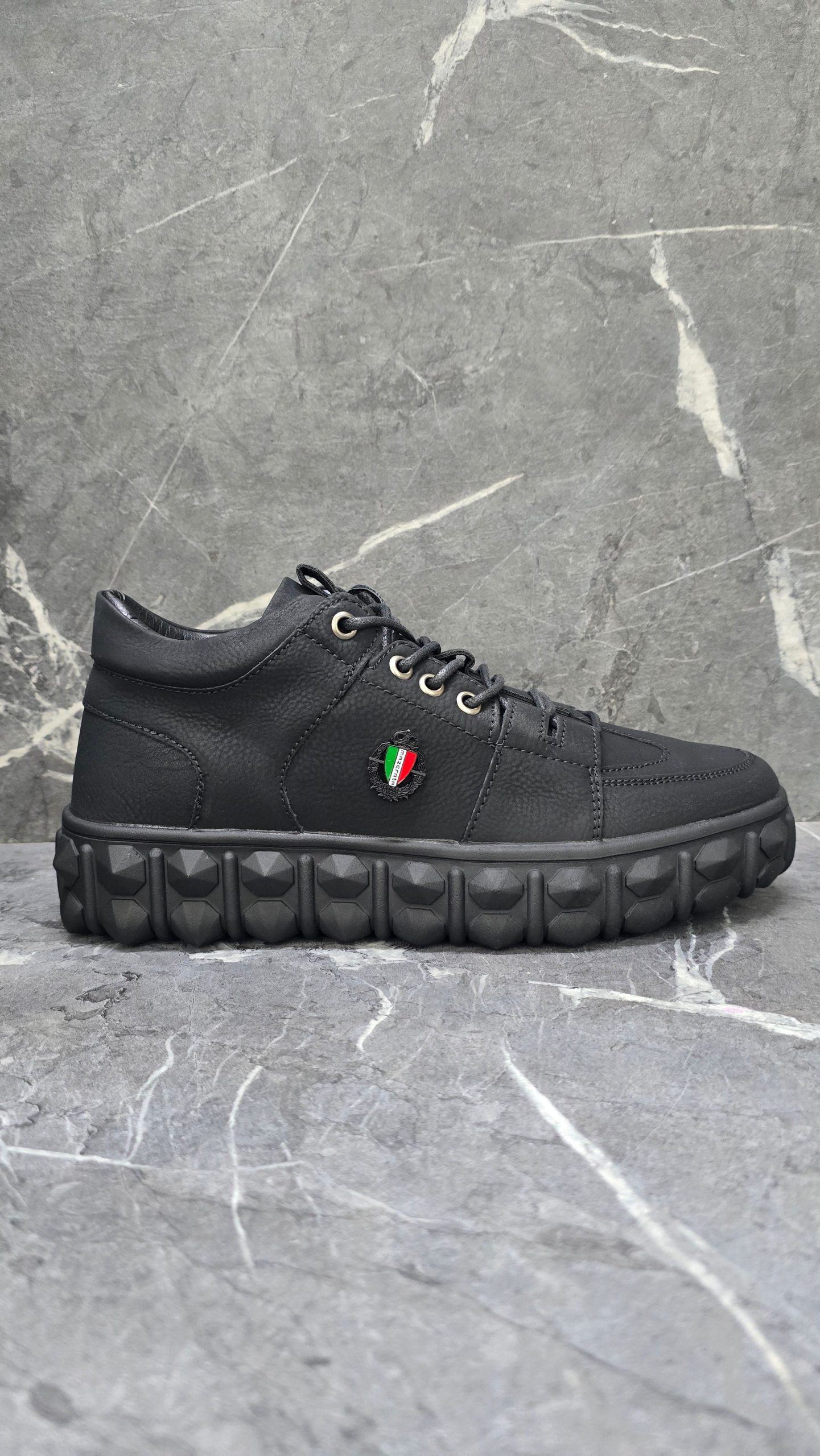 5062013947.jpg Mazarata Pigale 2 Black - Image 1