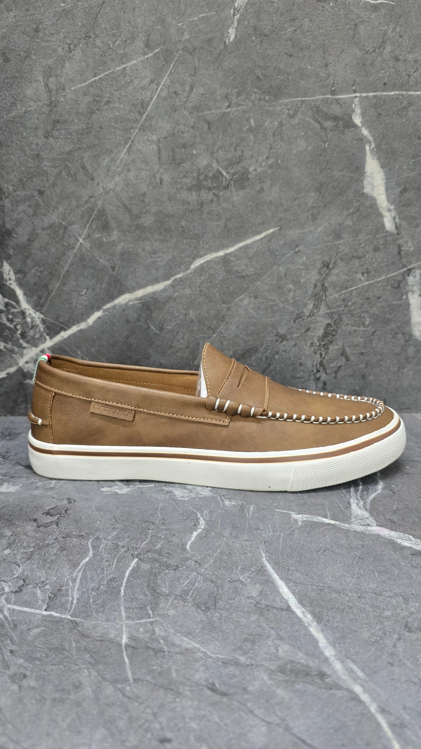 5062055261.jpg Mazarata Vinny 1 Tan - Image 1