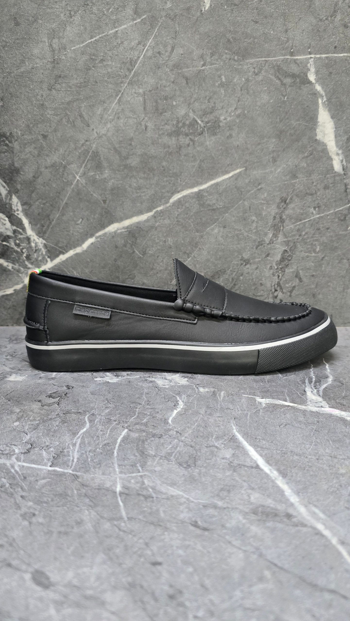 5091541729.jpg Mazarata Vinny 1 Black Mono - Image 1