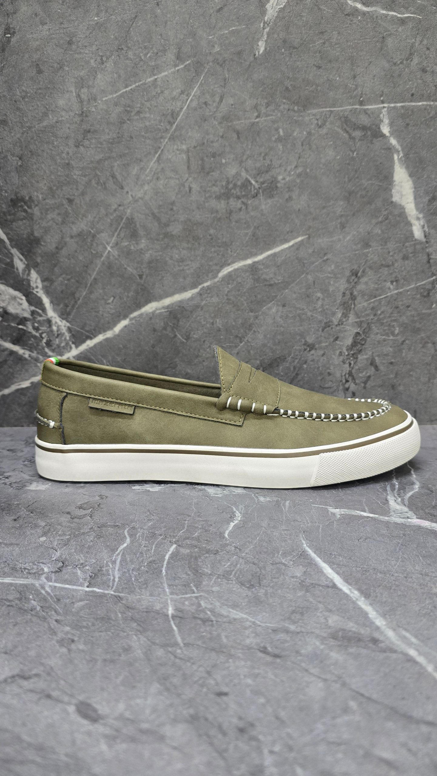 5091571802.jpg Mazarata Vinny 1 Olive - Image 1