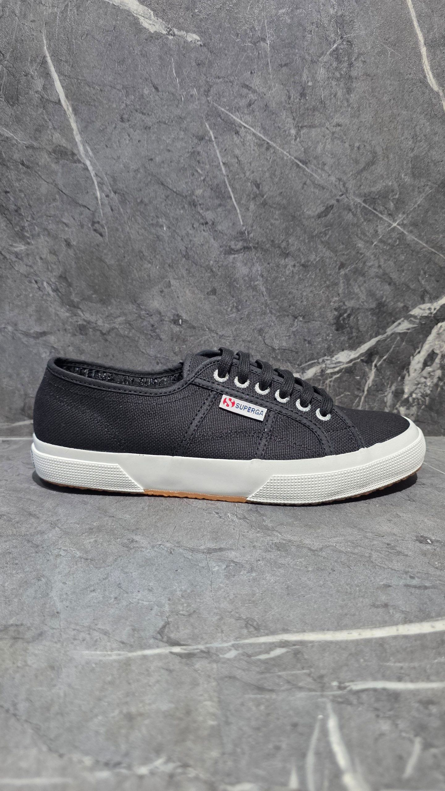 5597939957.jpg Superga Black / White Classic - Image 1
